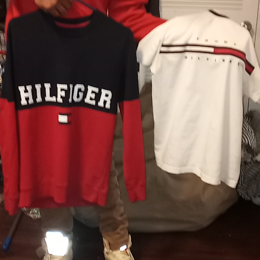 2 Tommy Hilfiger